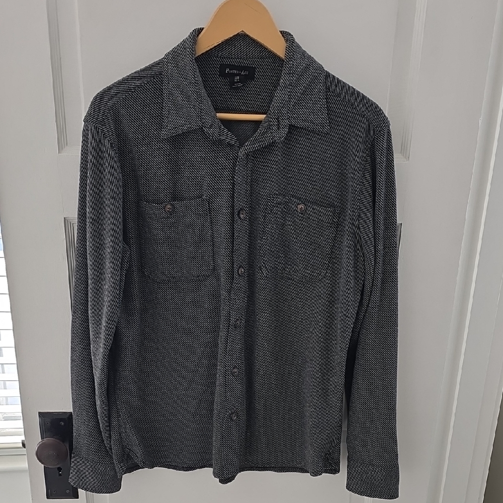 Men's Black and White Patterned Button Down Shirt